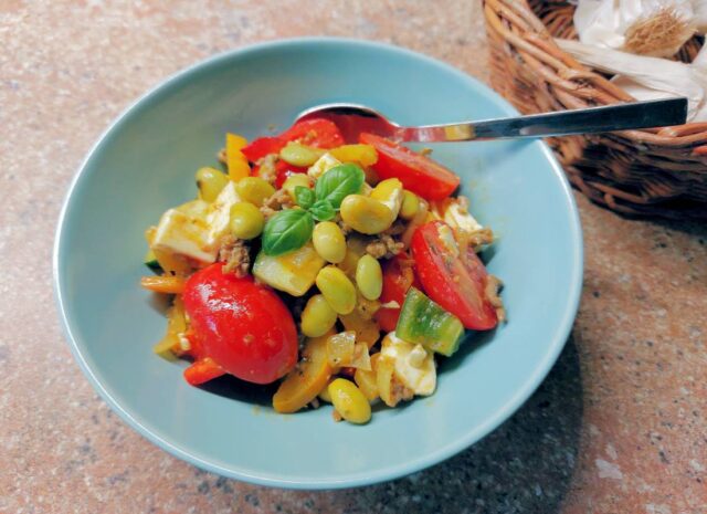 Saláz zelenina a edamame