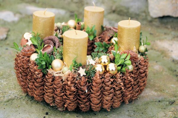 Šišky ve vánoční floristice