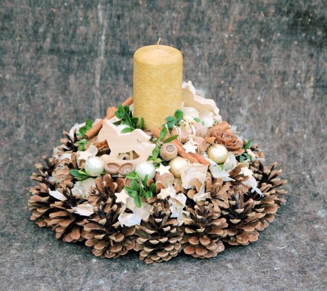 Šišky ve vánoční floristice