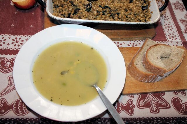 Staročeské vánoční recepty - hrachová polévka