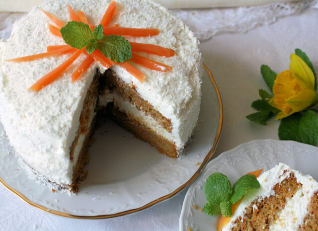 Velikonoční mrkvový dort