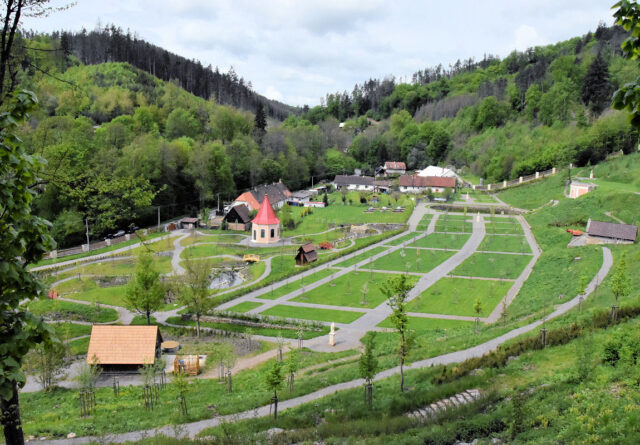 Vrchnostenská zahrada Pernštejn